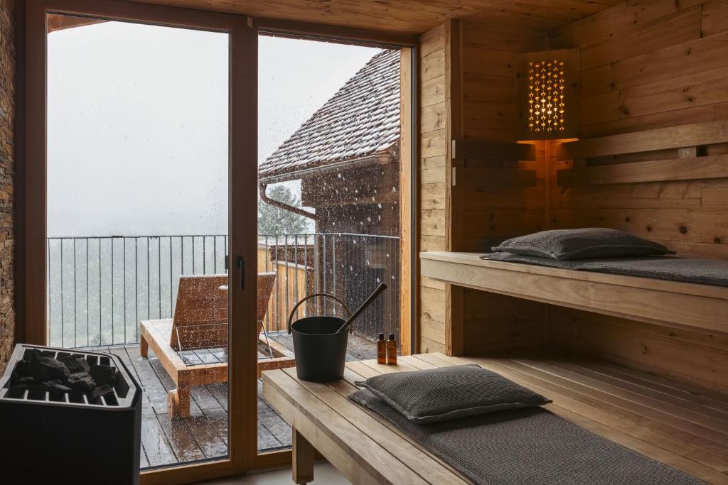 Am Wildbachberg - Luxus Ferienhäuser mit Infinitypool, Privatsauna und Weinkeller - 3