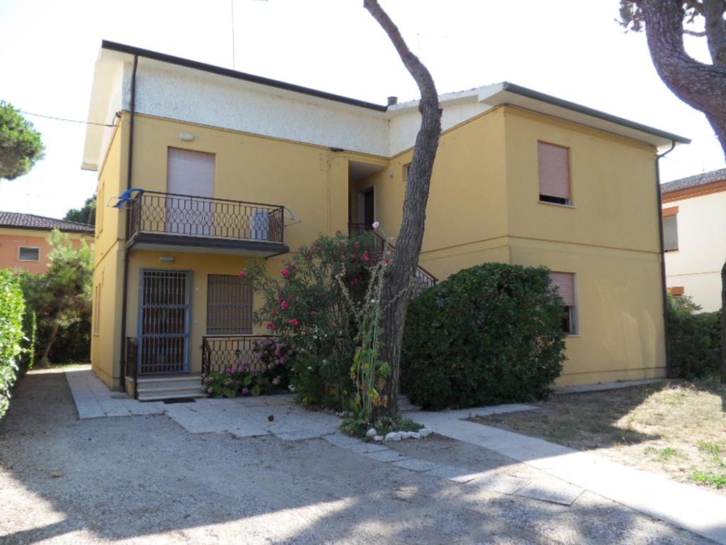 Flat in a villa surrounded by garden, Rosolina Mare