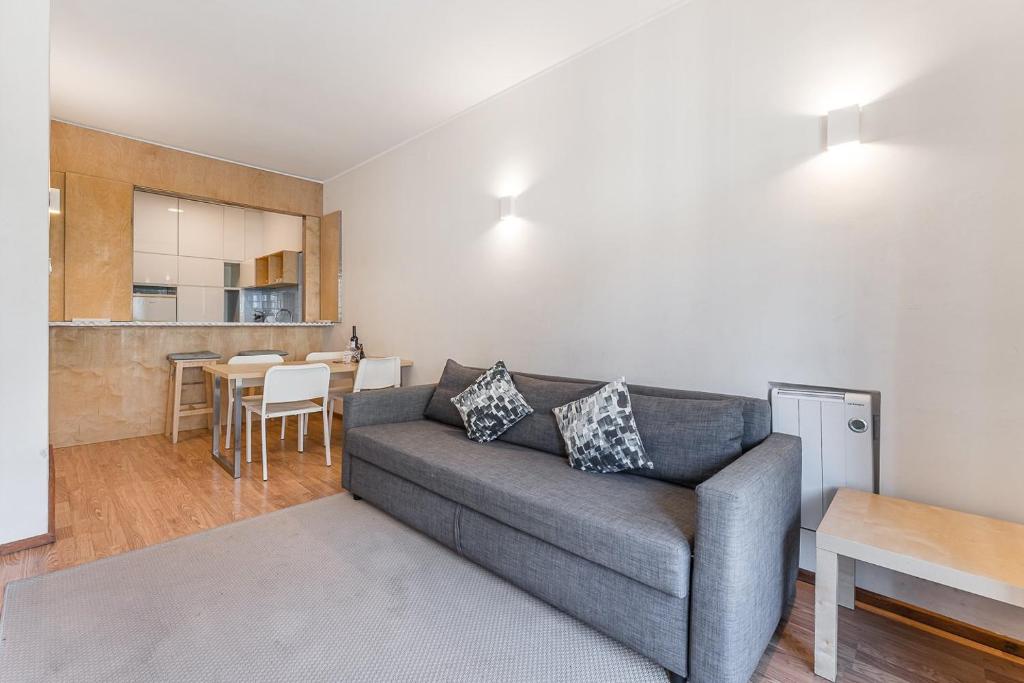 GuestReady - Cozy Bright apartment with a Balcony, Porto