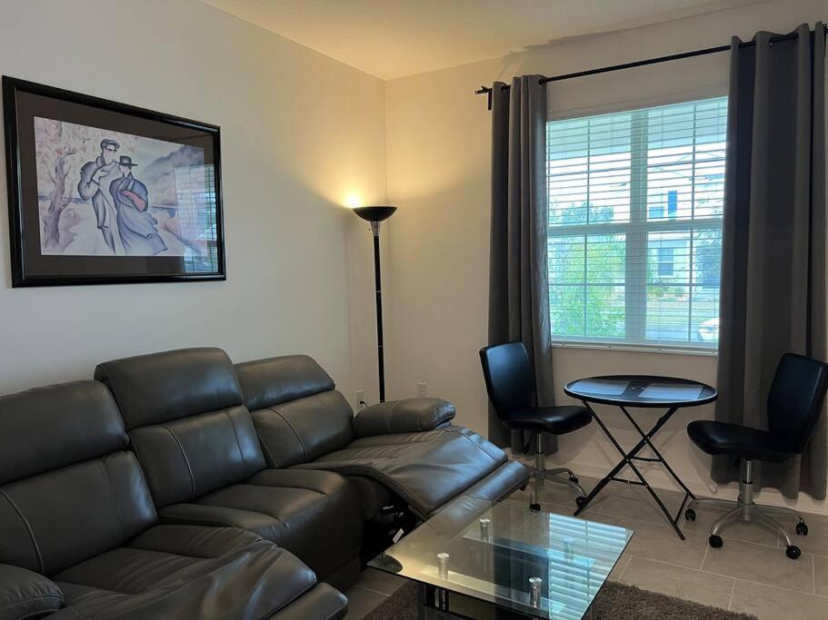 Rest and Recline, Leesburg