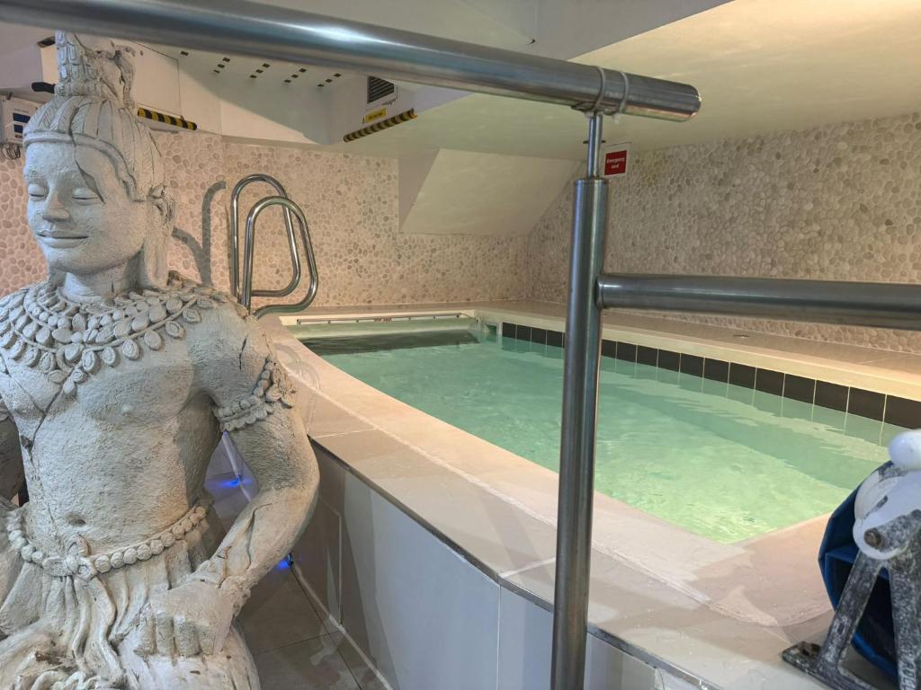 Hot tub