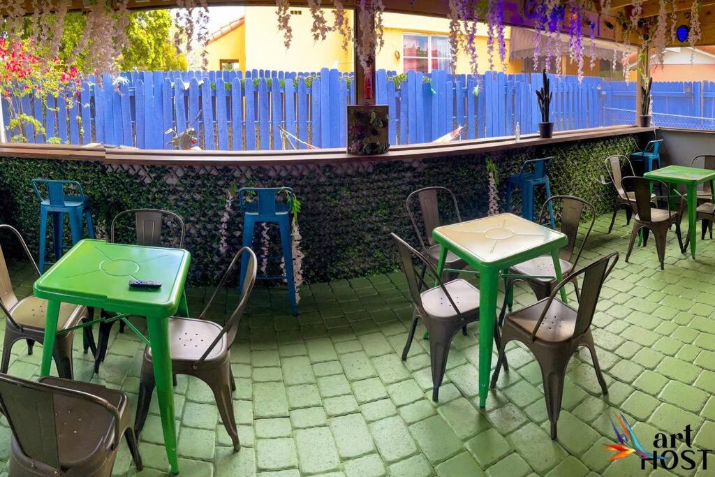 Kitchen, Summer Gardens in Miami (FL)