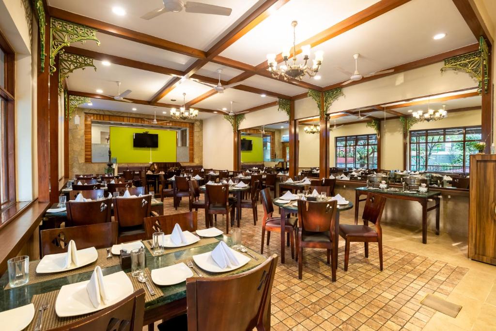 Restaurant, Zaras Resort in Lonavala