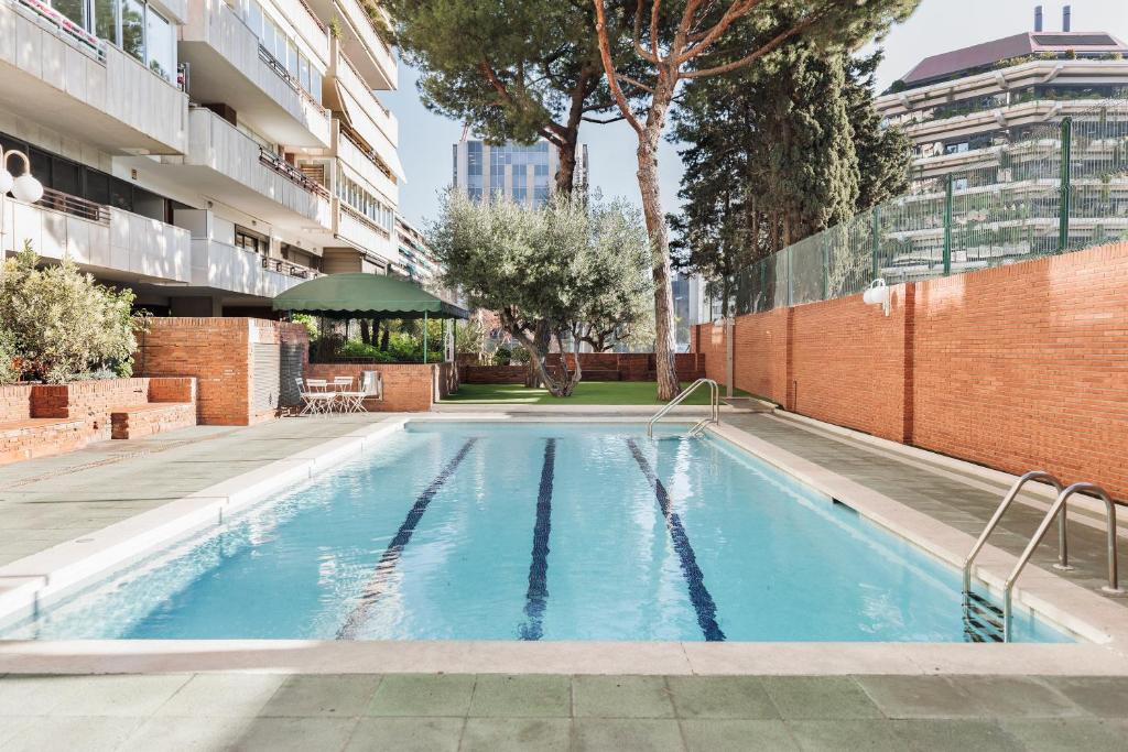 Aiguablava - 1 bedroom and pool in Pedralbes, Barcelona