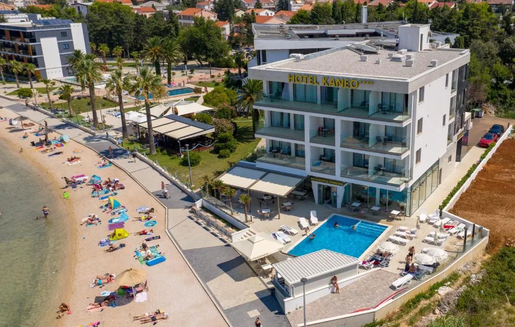 Kaneo beach hotel Novalja, hotel v Novalji