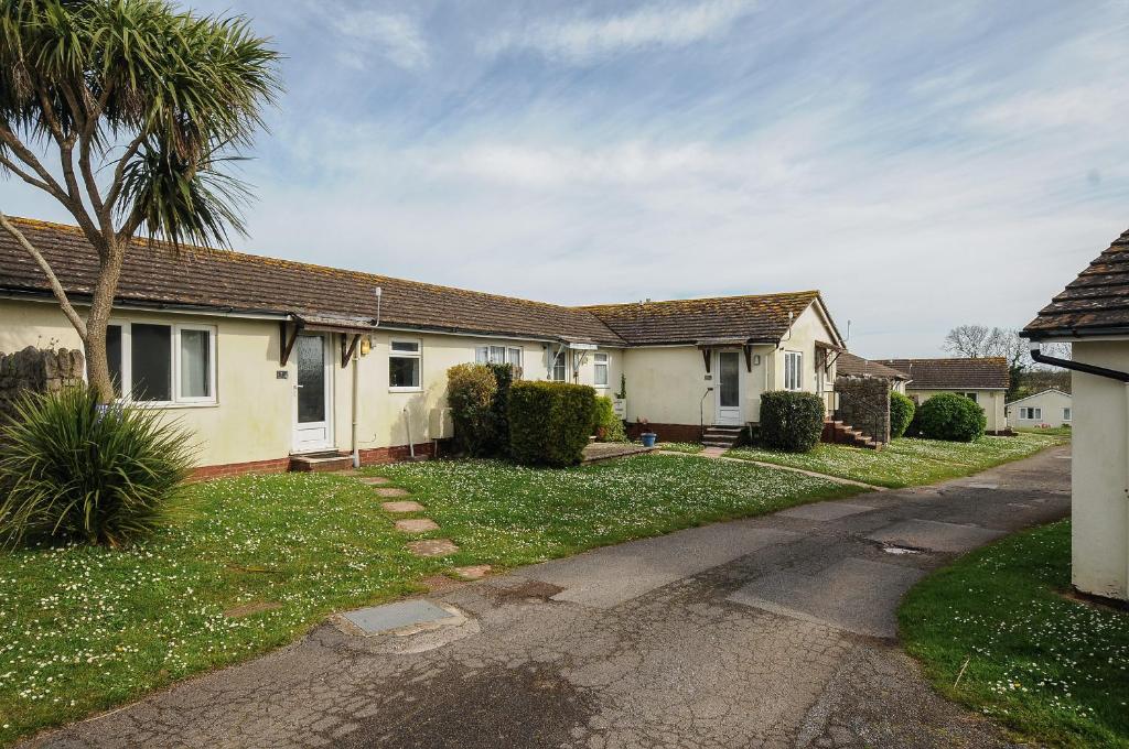 Chalet 7 at Landscove Holiday Park, Brixham