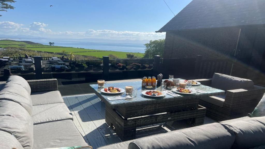 Tremfan Gorwel, Llanbedrog