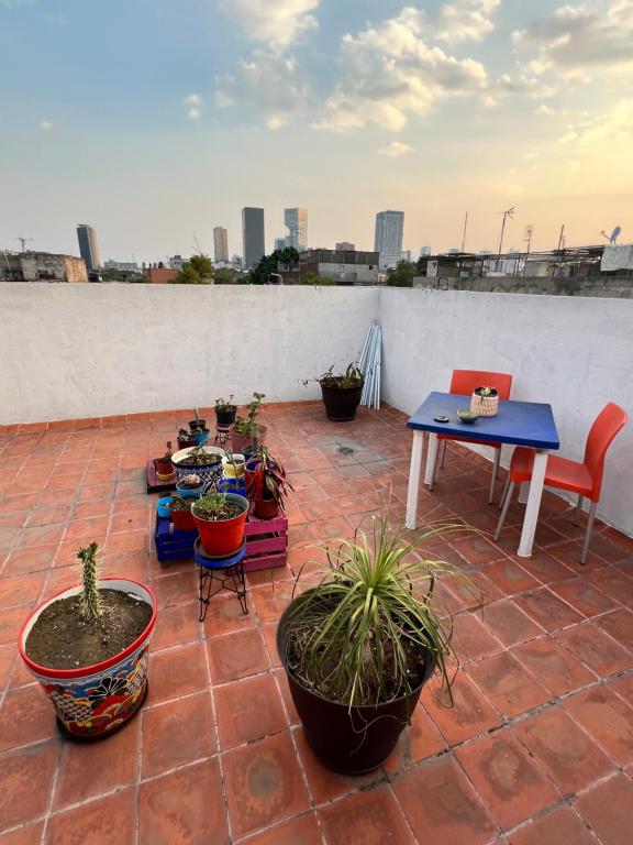 Rooftop Paradise Central Location, Scenic Views - 3