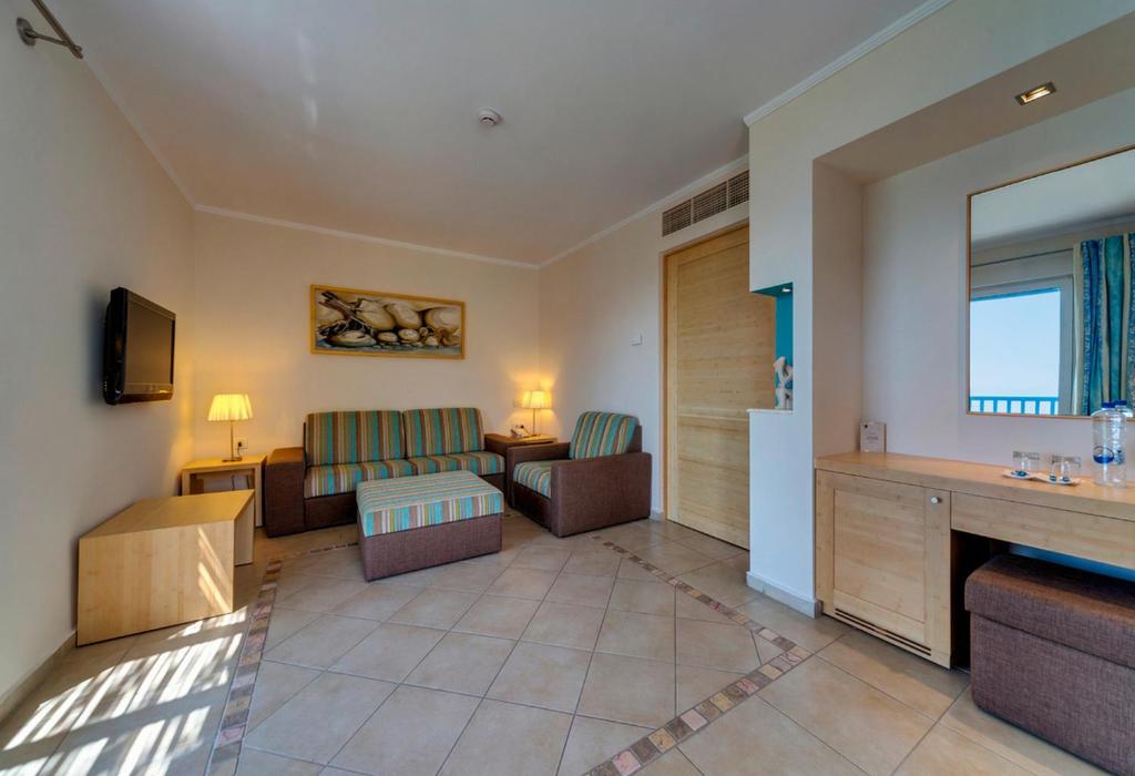 ห้องจูเนียร์สวีทพร้อมวิวทะเล