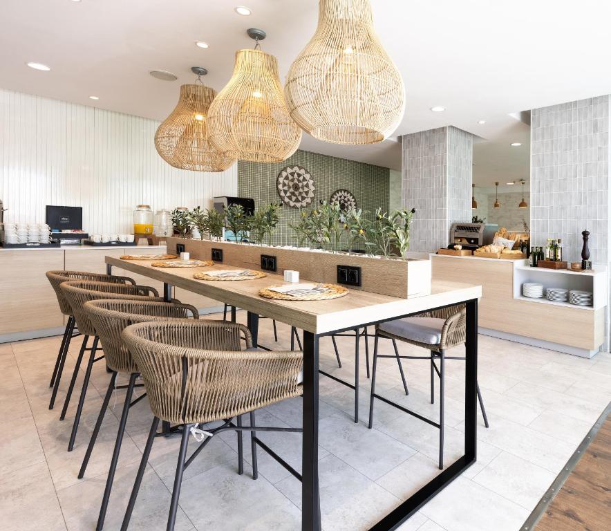 Hotel Málaga Alameda Centro Affiliated by Meliá