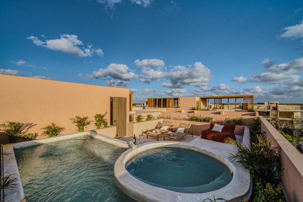 Heavenly 3BR PH w Private Pool, Gym, Yoga Class - 2