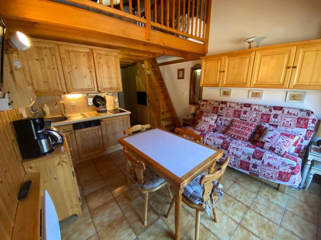 Charmant duplex avec balcon, proche ski et navettes, parking, WIFI - FR-1-693-109 - 5