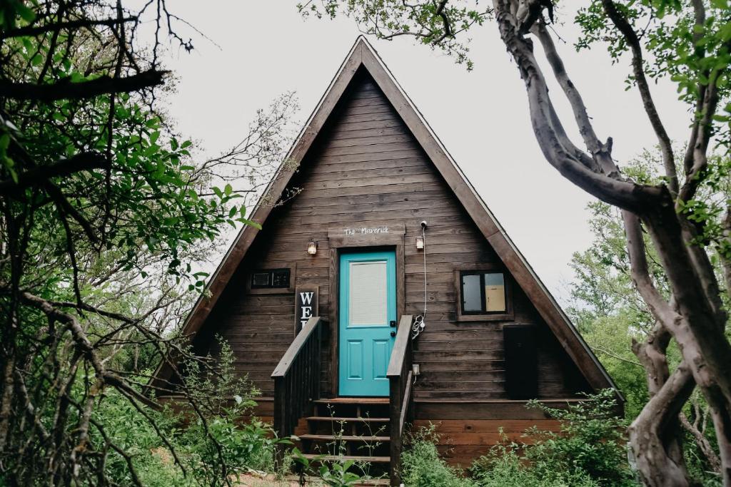 The Maverick: A-Frame w/ Hammock and Tree Top View, New Braunfels