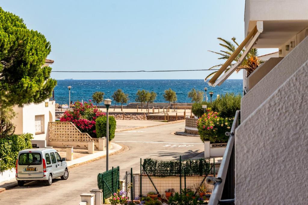 Sant Carles 25 - apartamento con terraza, Llança