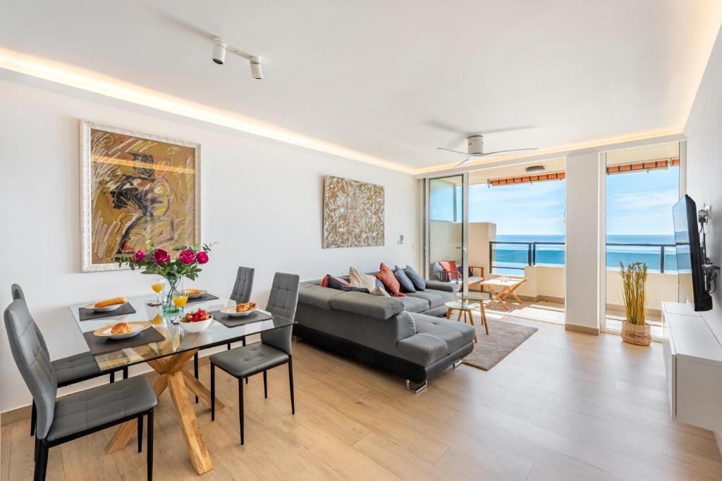 BEACHFRONT -- NEW LUXURY Apartment -- 1ª Linea Playa -- Fuengirola CITY CENTER -- Private PARKING -- Panoramic Sea Views -- - 5
