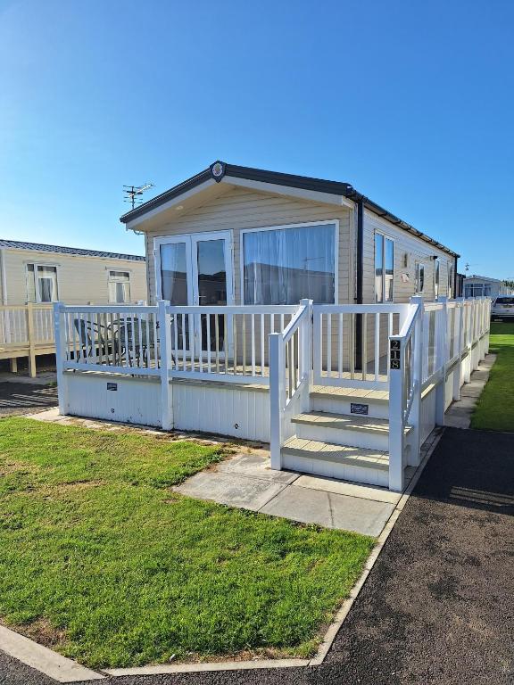 Chapel Palm Holidays - Golden Palm Resort, Чапел-Сент-Леонардс