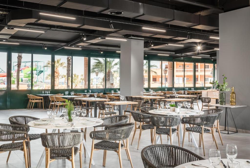 ALEGRIA Colonial Mar Aquafun — Restaurant & bars in Roquetas de Mar, Andalusia