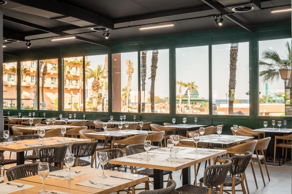 ALEGRIA Colonial Mar Aquafun — Restaurant & bars in Roquetas de Mar, Andalusia