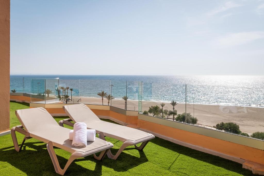 ALEGRIA Colonial Mar Aquafun — Beach in Roquetas de Mar, Andalusia