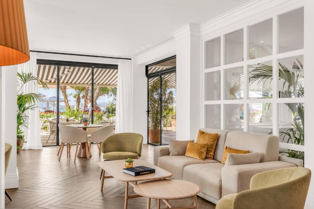 Hotel Illa d'Or & Club Apts 4* Sup — Restaurant & bars in Puerto Pollensa, Balearic Islands