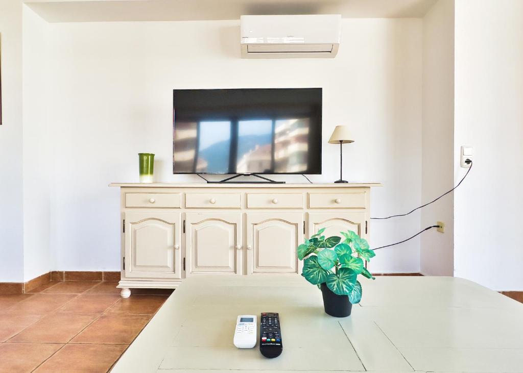 Mediterraneo 801. Super One-Bedroom Apartment with Great Sea Views. - 4
