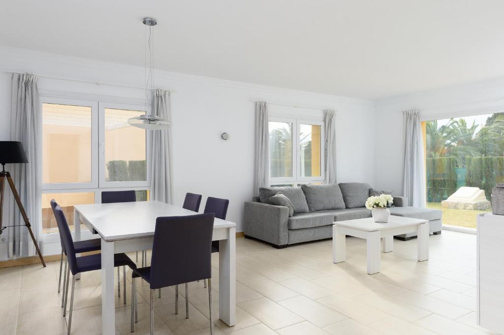 Seraph by ON Travel, Oliva