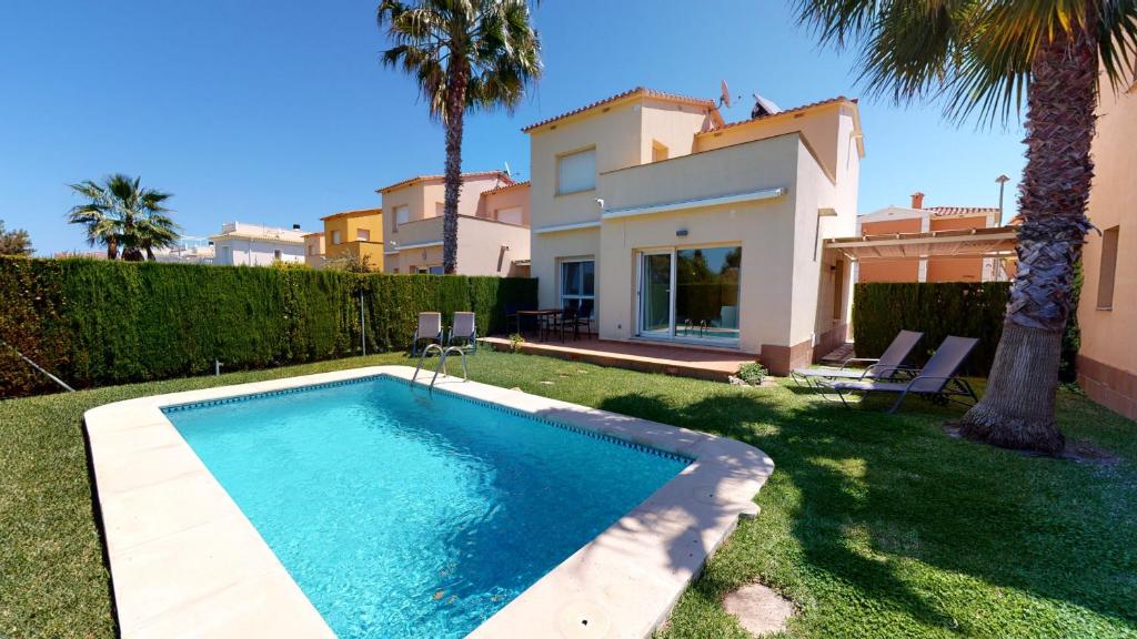 Gloire by ON Travel, Oliva