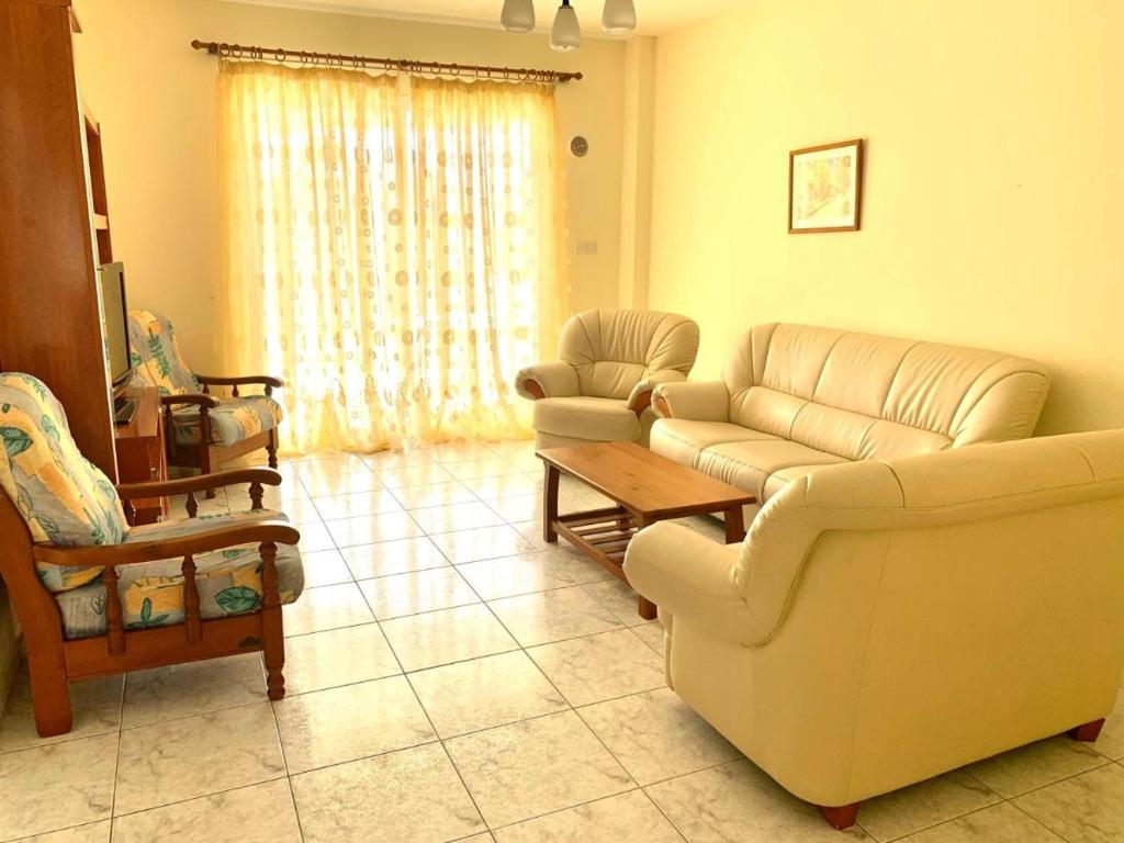 Danaos complex, Pafos