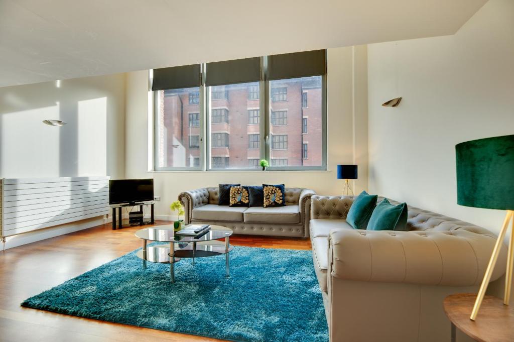 Crown Apartments 1A by Week2Week, Newcastle upon Tyne