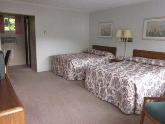 Crest Motel photo