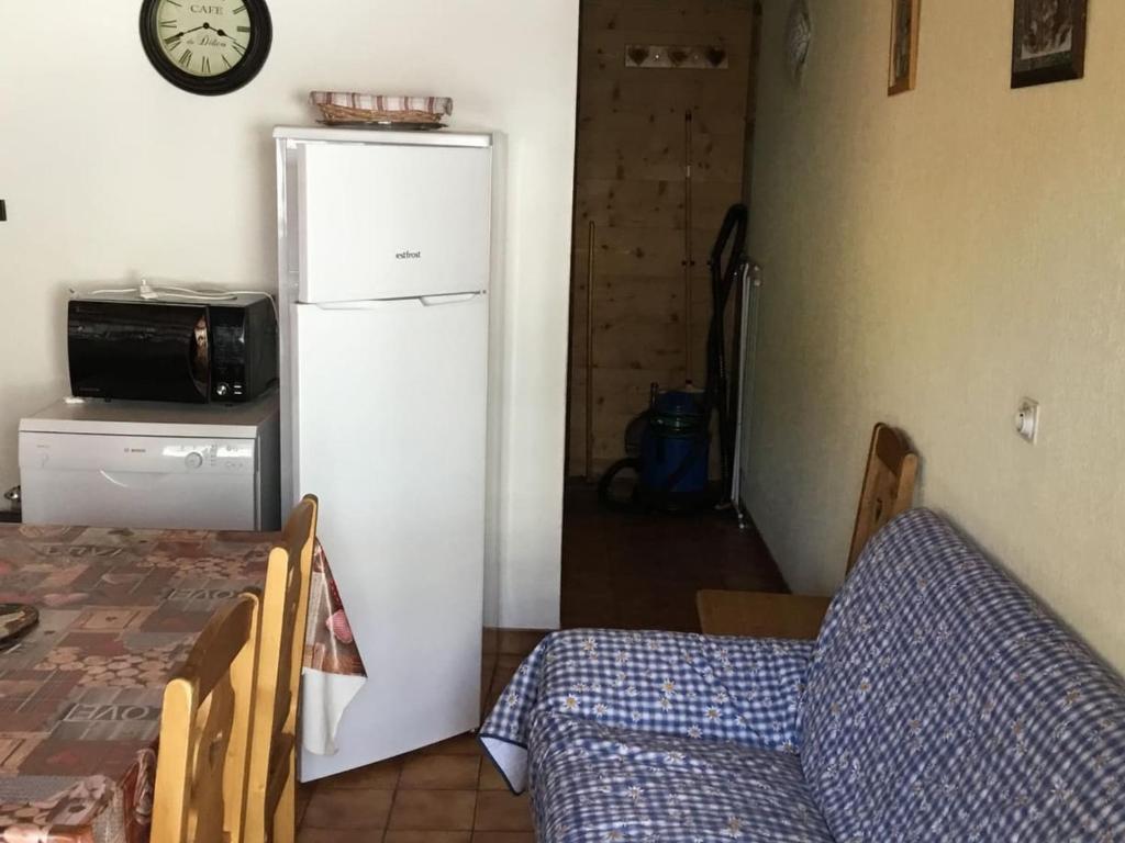 Appartement 3 pièces avec balcon, proche des remontées mécaniques et du centre, parking inclus - FR-1-676-56 - 3