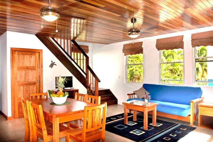Caribbean Sunrise Cottage 전경