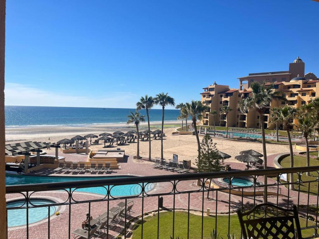 Princesa E302 Sunset View, Steps from the Beach, Puerto Peñasco