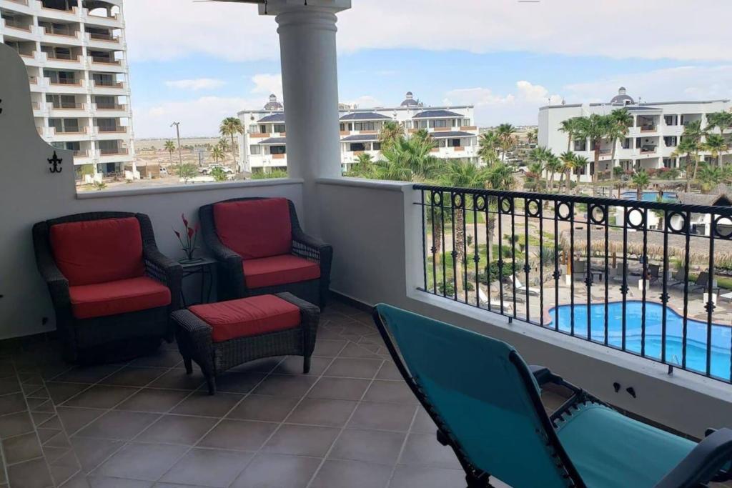 Casa Blanca D302 Pet Friendly Ocean View Get-a-Way - 2