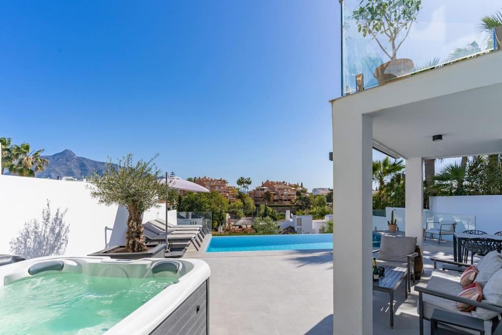 Modern villa with private pool - 3