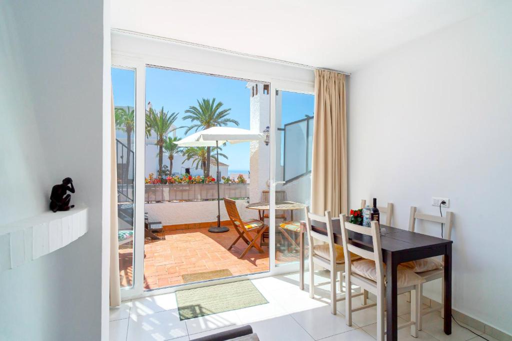 Hibiscos Seaview Terrace by Casasol - 1