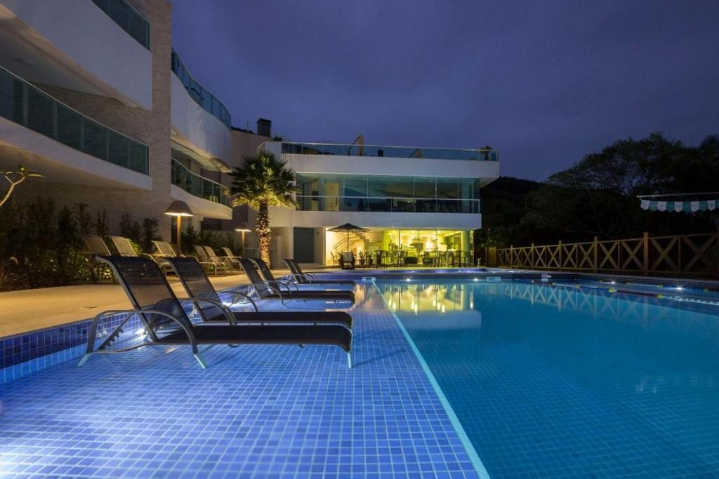 Varandas do Atlântico 102-A – Apartamento de Alto Padrão com Vista para o Mar em Bombas., Bombas