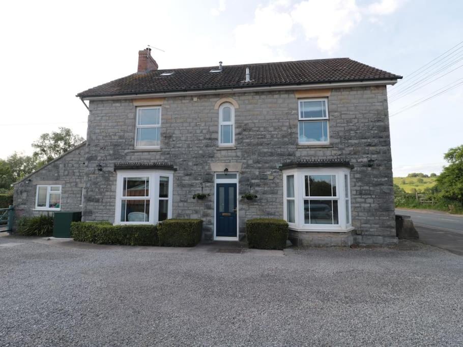 Metcalfe House, Compton