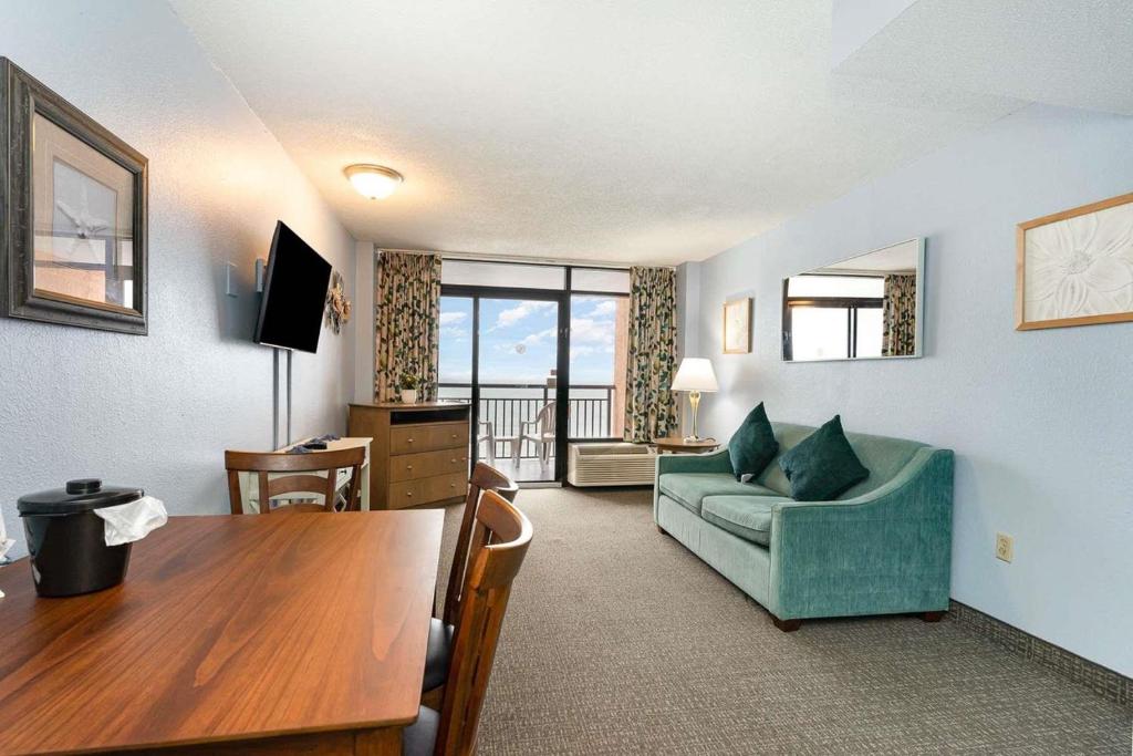 Oceanfront 1 BR Condo-Amazing Views! Perfect for 4 guests! Landmark 1438, Myrtle Beach