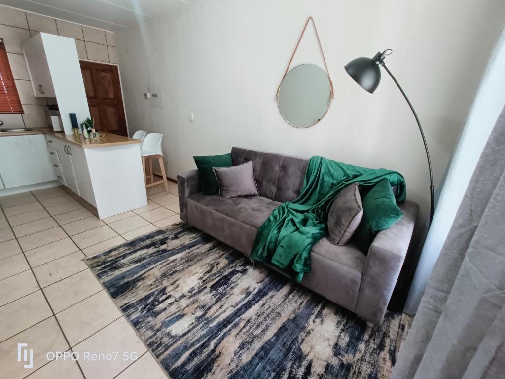 Apartment in Boksburg near OR TAMBO INTERNATIONAL AIRPORT, Boksburg