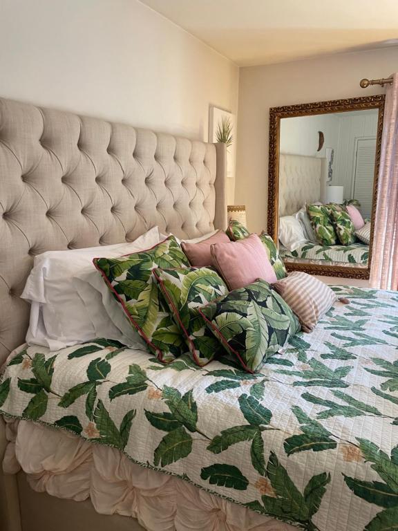 Best property in Benbow with a salt pool-river-redwoods, Garberville