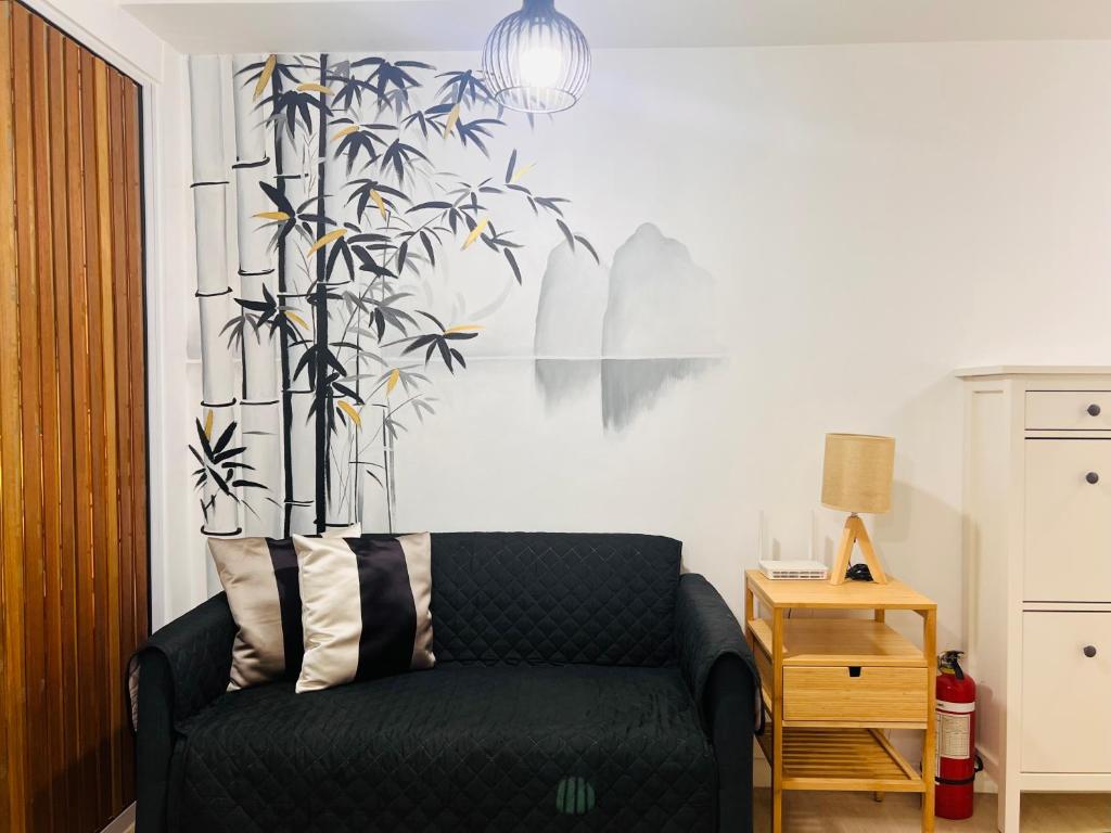 Azure Sakura Suite, Манила