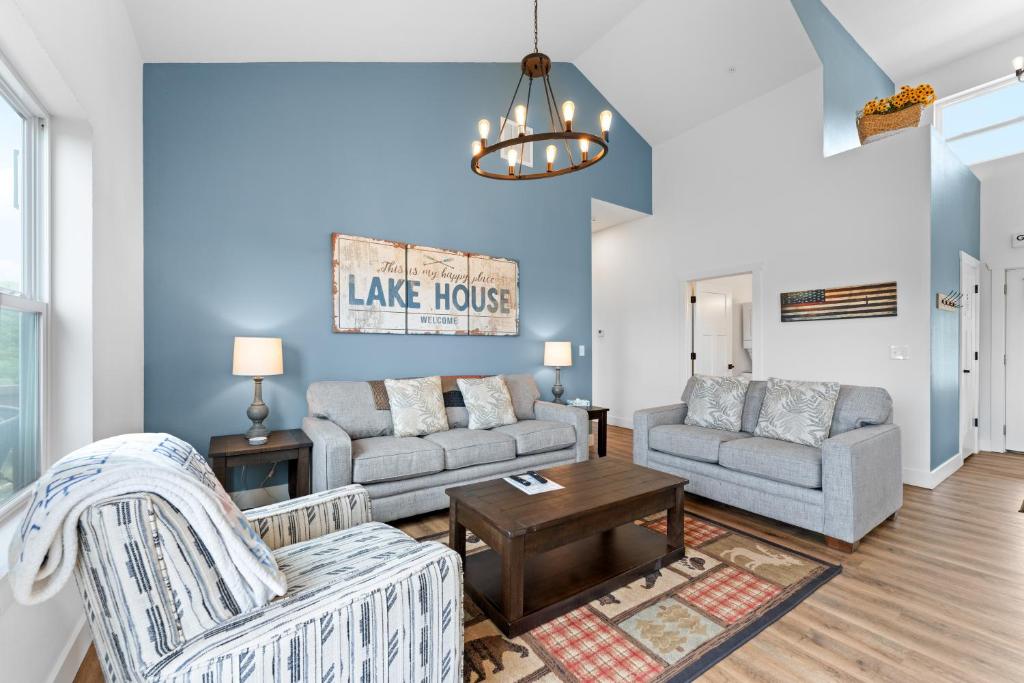 Majestic on TableRock home, Branson