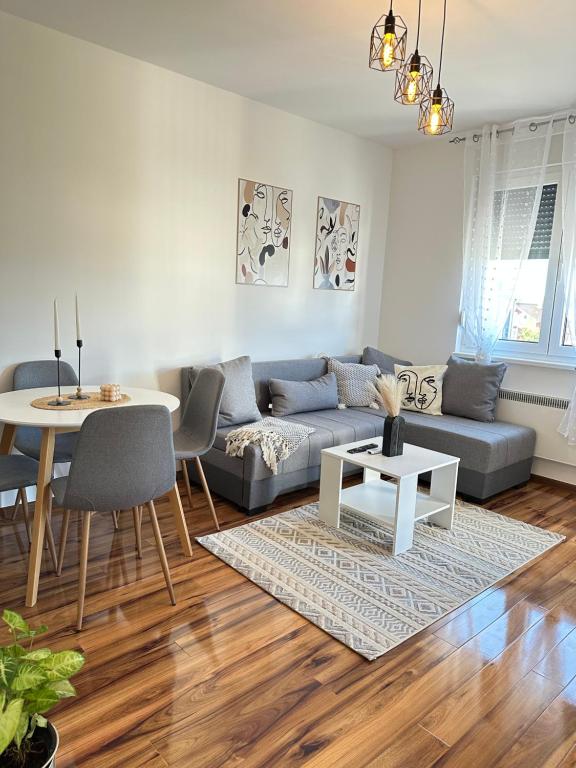 Lenka Lux VB, Vrnjačka Banja