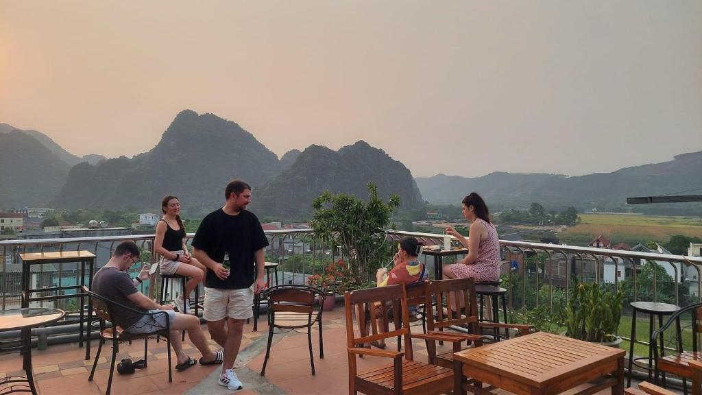 Phong Nha Jasmine Hostel & Roof Top Bar