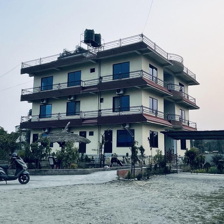 Typical Nepali Kitchen - No Pizza - No Pasta - No Problem !! — Sauraha (6)