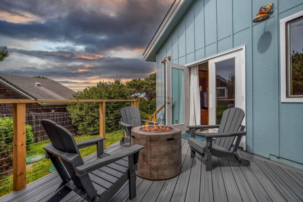 Barefoot Sands, Waldport