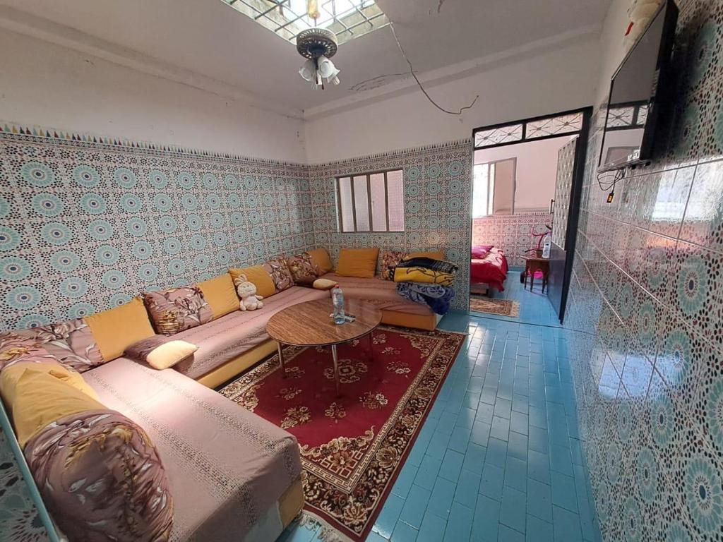 Tanger med 3, Tanger