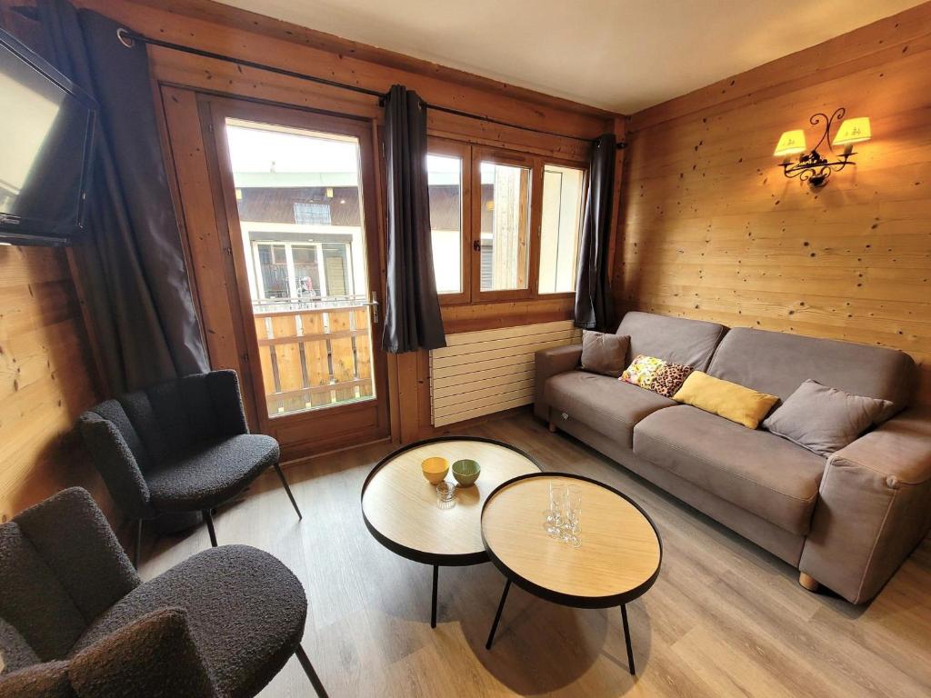 Appartement 6 personnes, centre station, rénové, balcon - FR-1-598-76 - 3