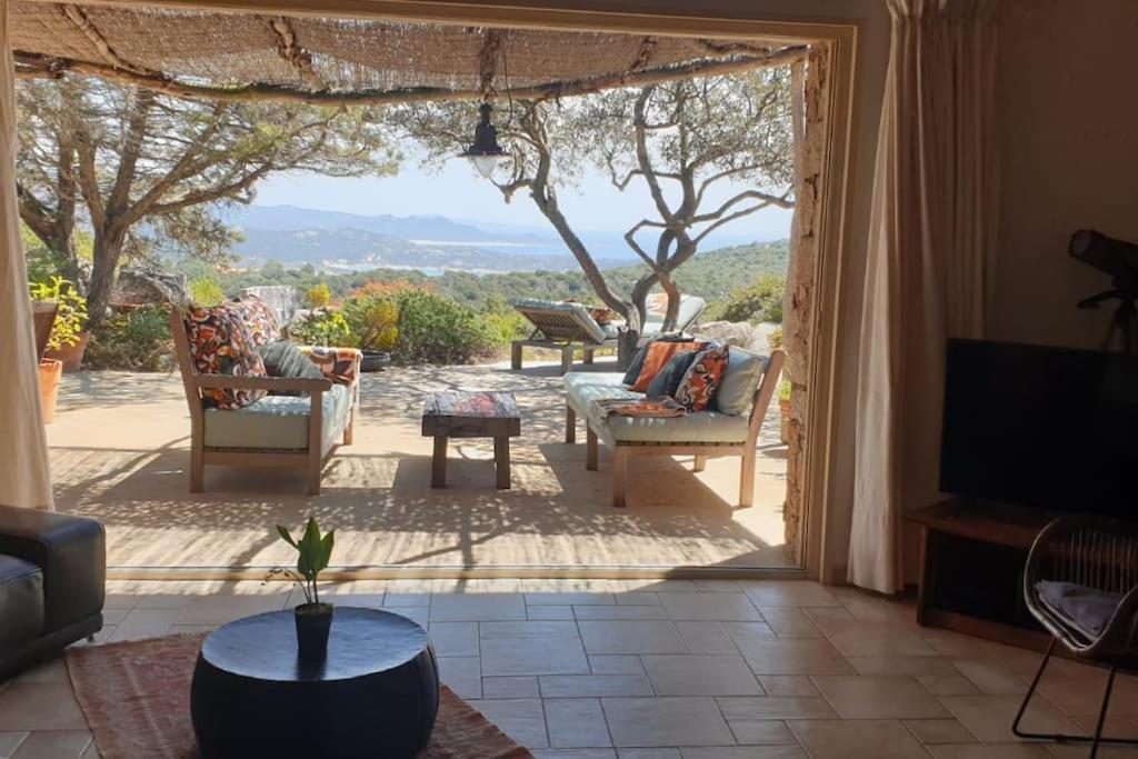 Tizzano, villa vue mer avec piscine, Sartène